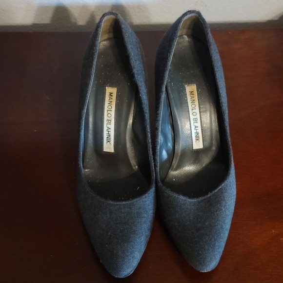 Manolo Blahnik Block Heel Ladies Shoes - Picture 15 of 16